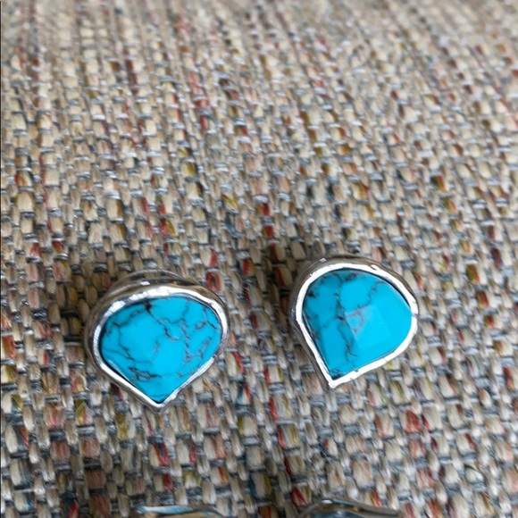 Earring Set - Picture 4 of 7